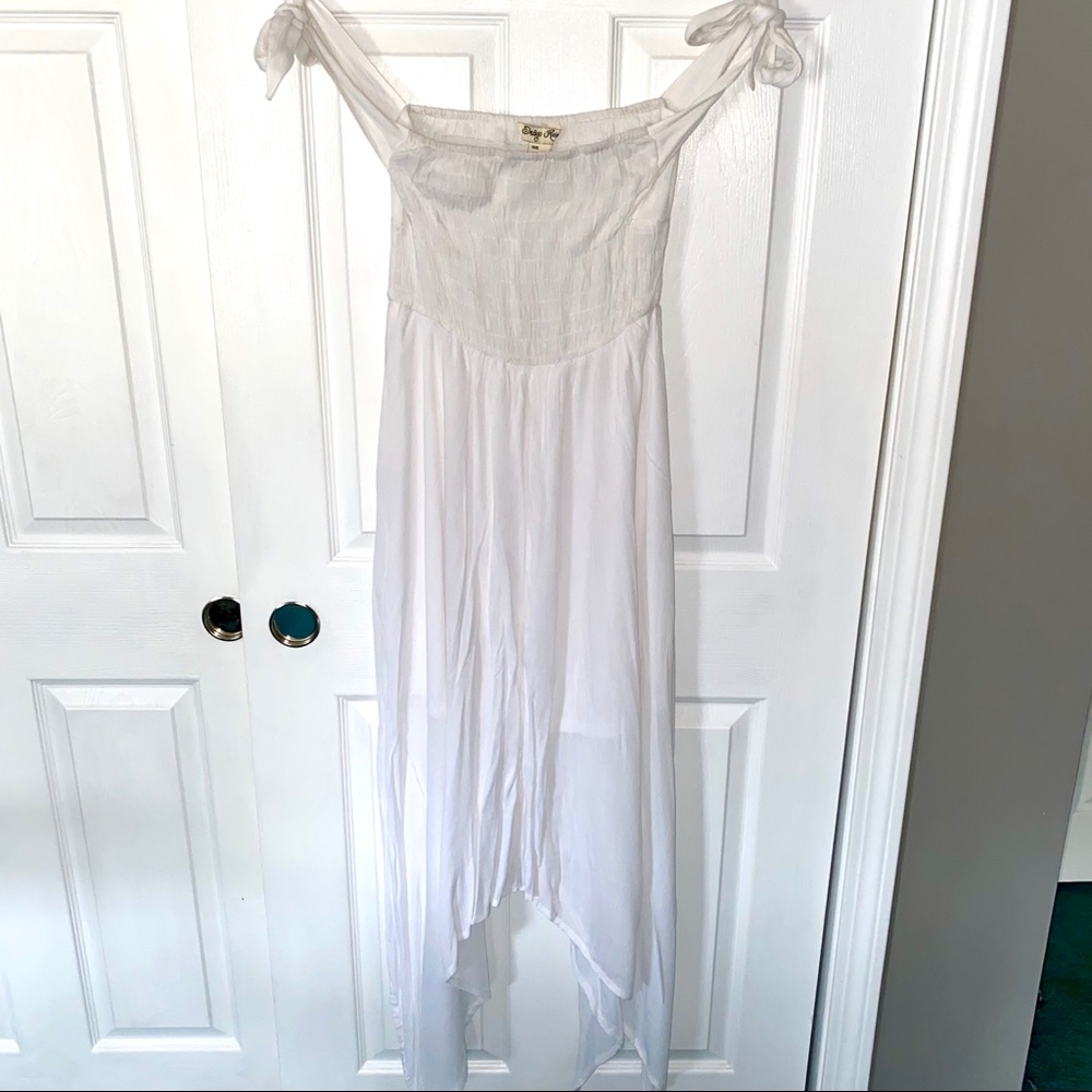 White maxi dress